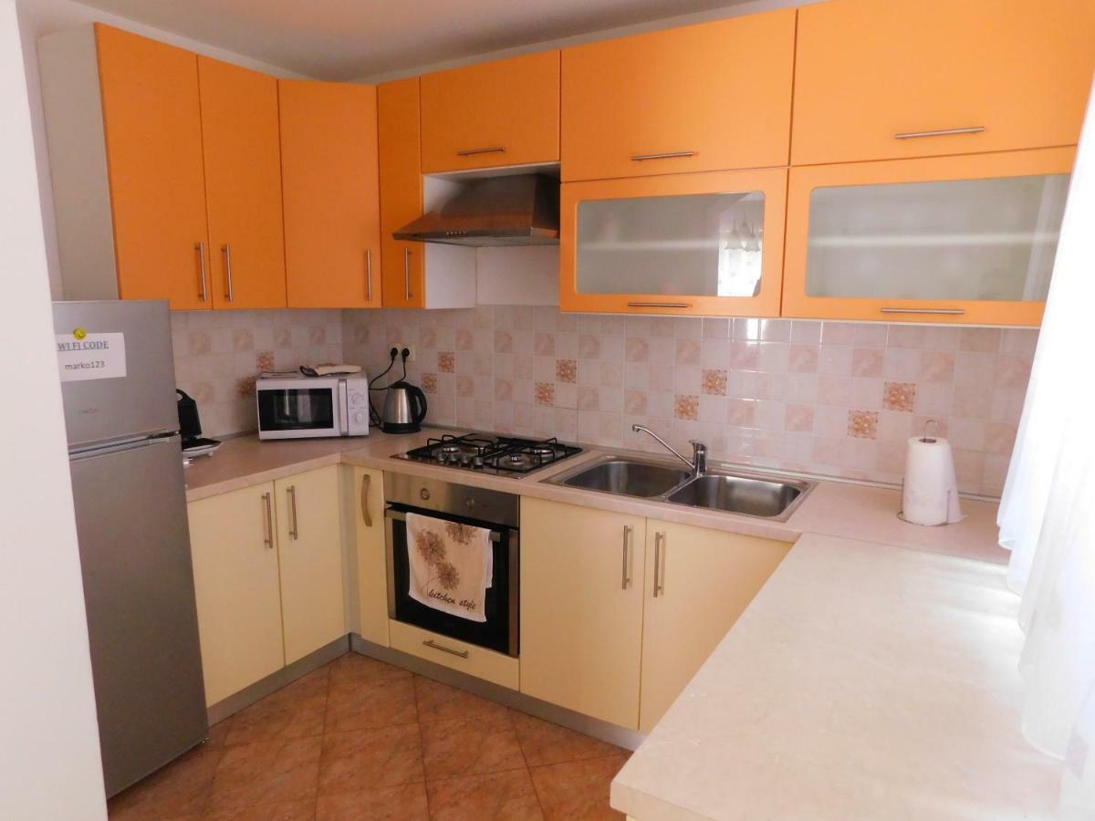 Apartment Petrovic スルニュ エクステリア 写真