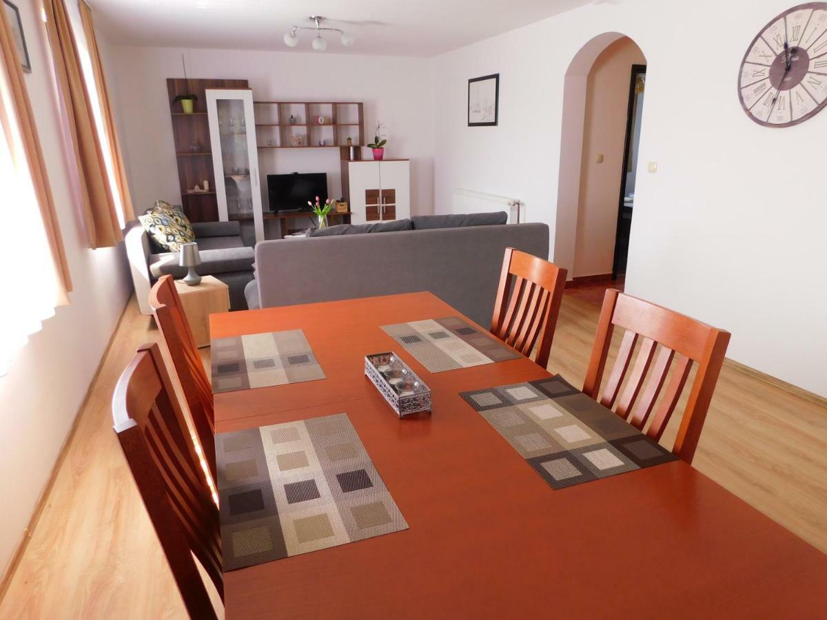 Apartment Petrovic スルニュ エクステリア 写真